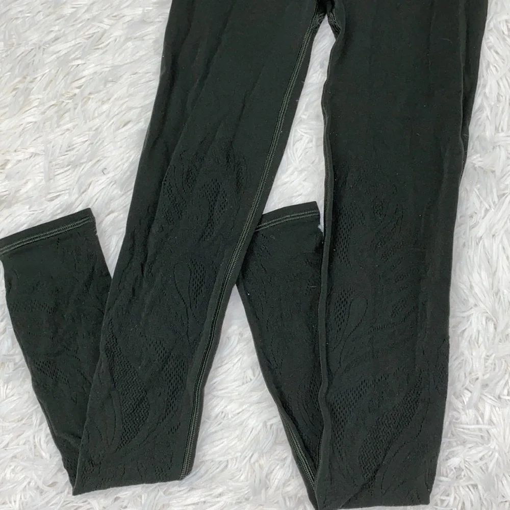 Lululemon Reveal Tight *Lattice Paisley 28